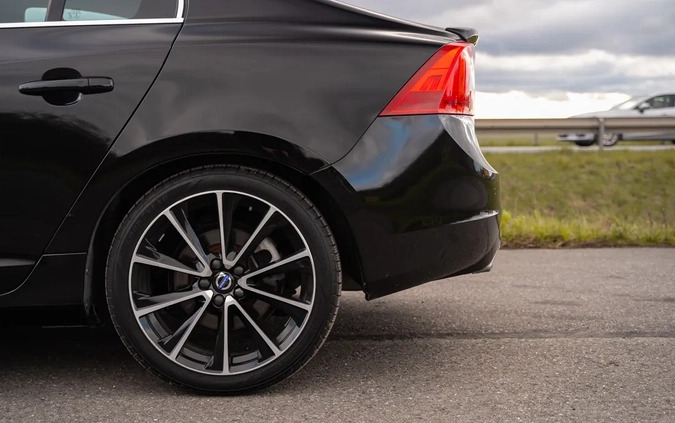 Volvo S60 cena 77800 przebieg: 112000, rok produkcji 2016 z Kutno małe 352